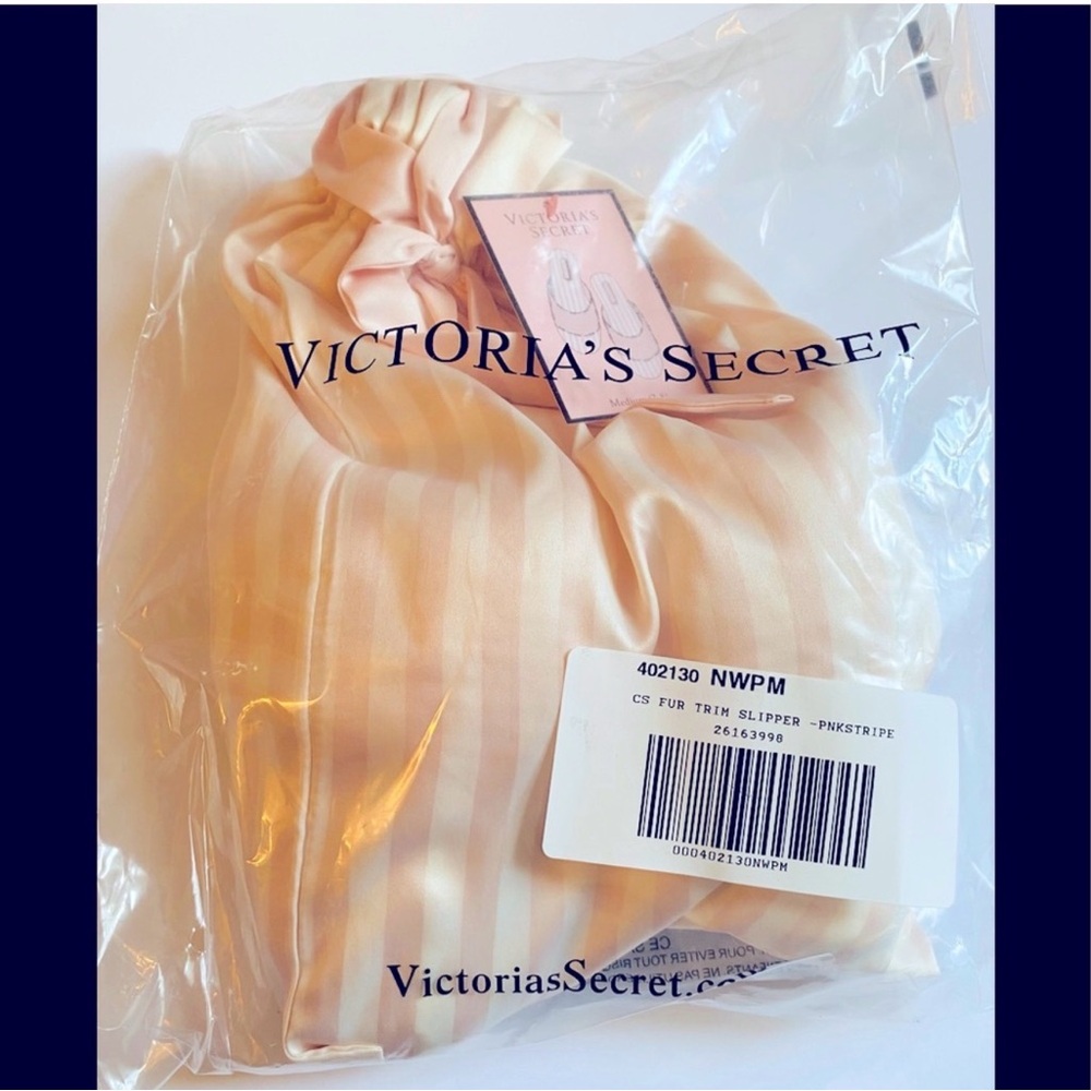 Victoria’s Secret Signature Satin & Fur Slippers - Picture 4 of 6